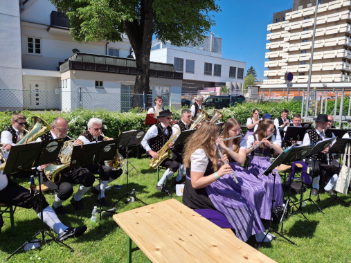 Maibaumfest mit der Stadtkapelle Krems